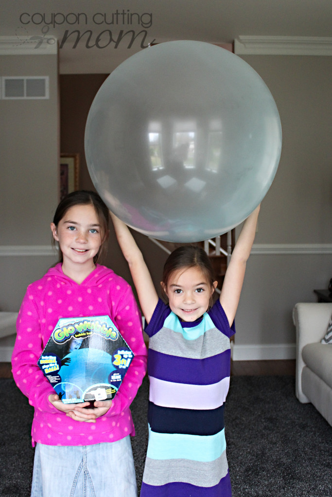 Glo Wubble Bubble Ball for Lots of Glow in the Dark Fun